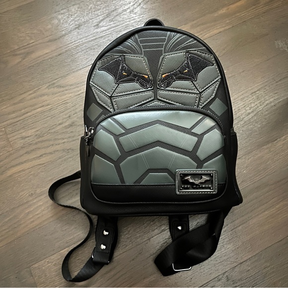 Loungefly DC Comics The Batman Cosplay Mini Backpack. - Picture 1 of 3